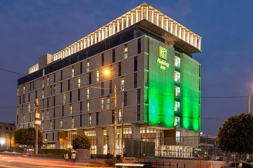 Hotel Holiday Inn Lima Airport. Cerca del Nuevo Aeropuerto Jorge Chávez